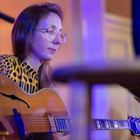 Die US-Gitarristin Mary Halvorson in der Muffathalle - ein Kollegengespräch
