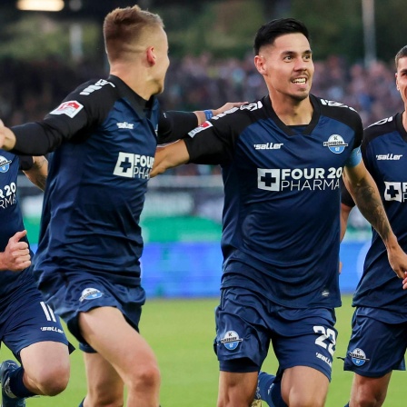 Raphael Obermair vom SC Paderborn bejubelt seinen Treffer gegen Preußen Münster
