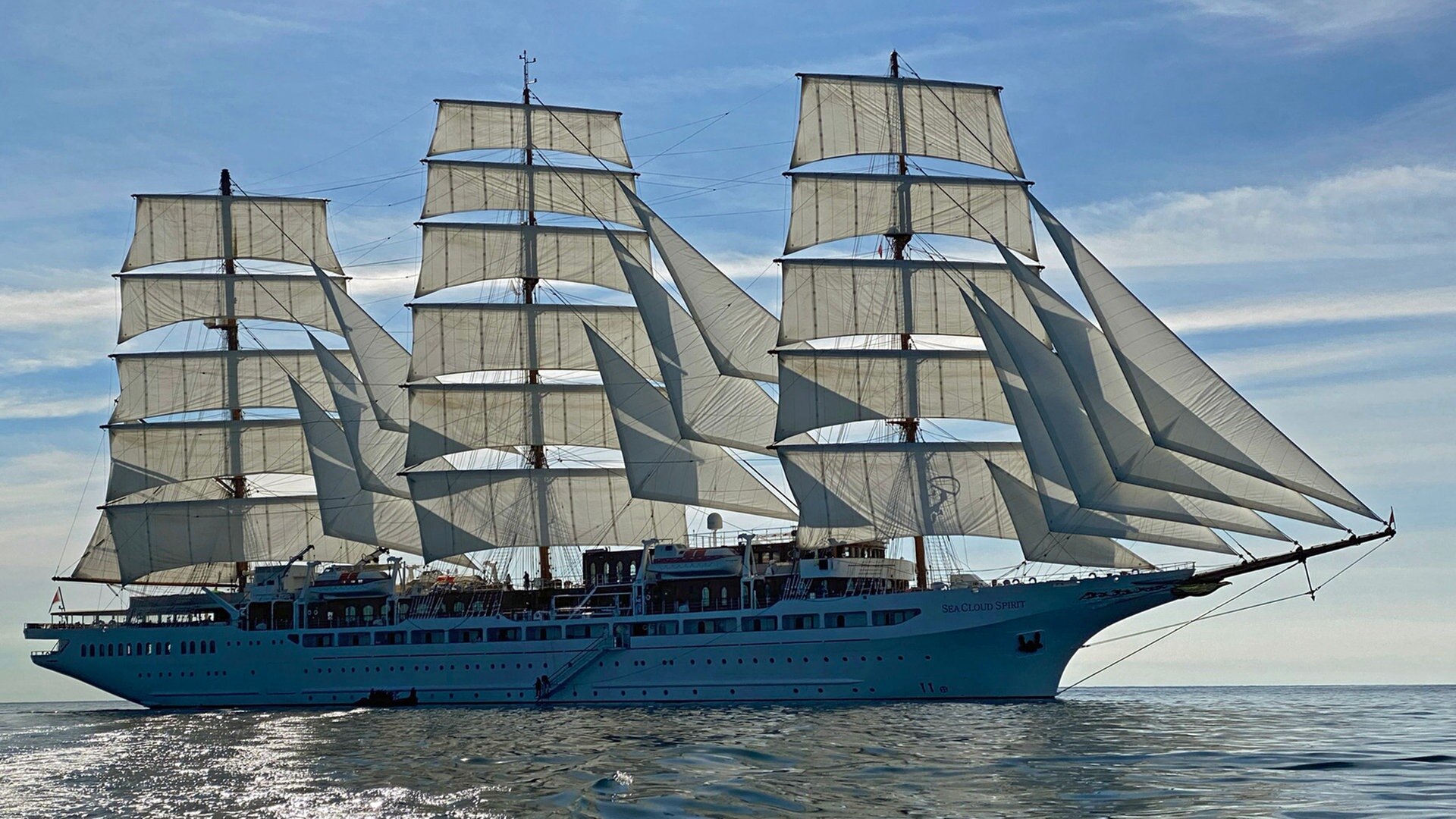 Studien Auf Hoher See Unter Weißen Segeln – IONZB