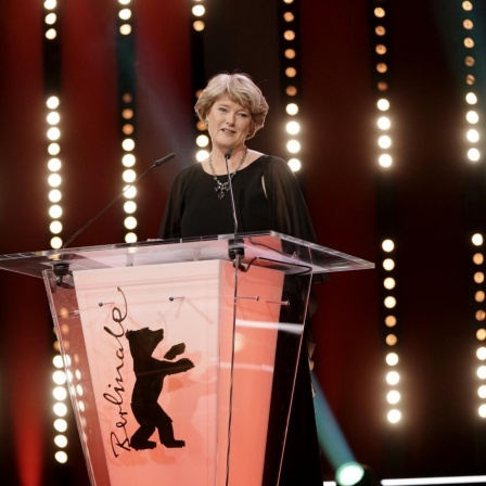 20.02.2020, Berlin: 70. Berlinale, Eröffnungsgala: Monika Grütters (CDU), Staatsministerin für Kultur und Medien, spricht bei der feierlichen Eröffnung der Internationalen Filmfestspiele.