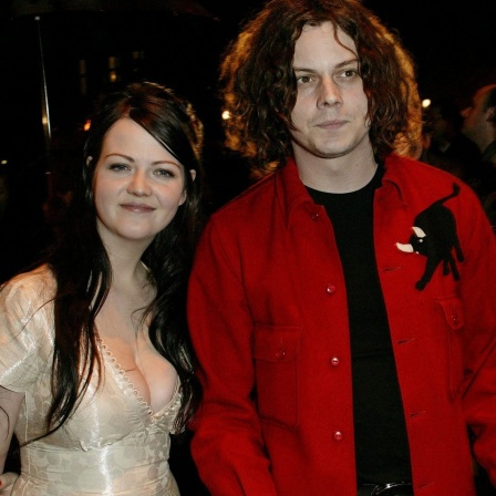 Meg und Jack White stehen nebeneinander | Bild: picture-alliance/dpa