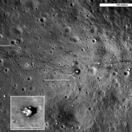 Da Foto, am 6. September 2011 von der NASA veröffentlicht, zeigt den Landeplatz von Apollo 17. Der Lunar Reconnaissance Orbiter (LRO) der NASA hat die schärfsten Bilder aufgenommen, die je aus dem Weltraum von den Landeplätzen von Apollo 12, 14 und 17 aufgenommen wurden, teilte die US-Raumfahrtbehörde mit. LRO war am 18. Juni 2009 zusammen mit dem Lunar Crater Observation and Sensing Satellite (LCROSS) zum Mond gestartet..