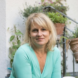 Nachhaltig ausmisten: Gespräch mit Autorin Katarina Schickling