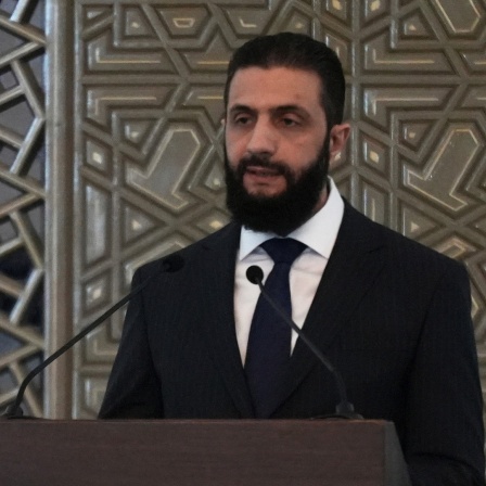 Ahmed al-Scharaa, Präsident von Syrien, gibt im Palast des Volkes die neue Regierung bekannt.