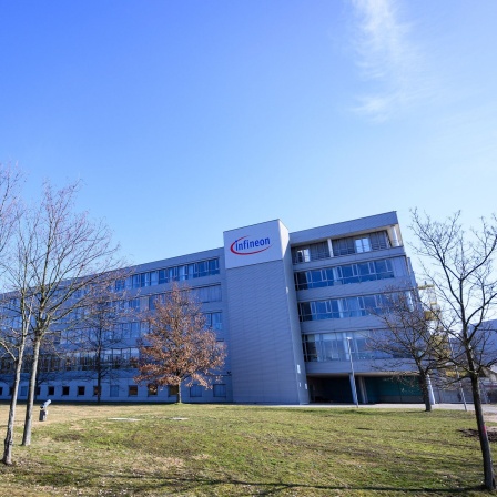Blick auf das Firmengebäude von Infineon. 