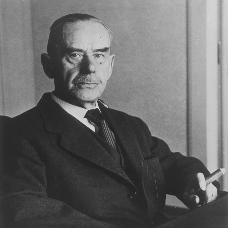 Schwarzweiß-Porträtfoto von Thomas Mann