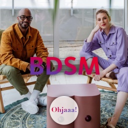 Die Podcast-Hosts Annabell Neuhof und Yared Dibaba; Schriftzug "BDSM"