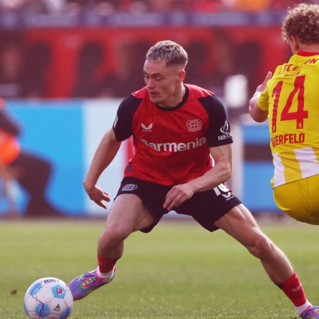 Florian Wirtz im Zweikampf mit dem Unioner Querfeld
