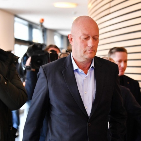 Thomas Kemmerich kommt in den Thüringer Landtag zum Gespräch mit der Landtagspräsidentin.