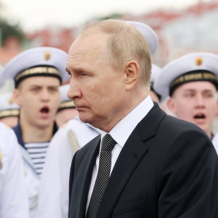 Wladimir Putin, Militärparade der Marine in St. Petersburg