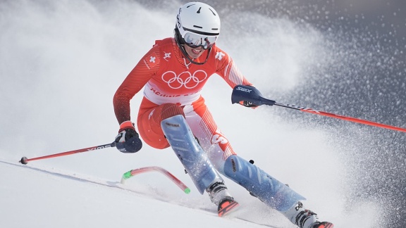 Sportschau - Ski Alpin: Slalom Der Frauen - Der Erste Lauf