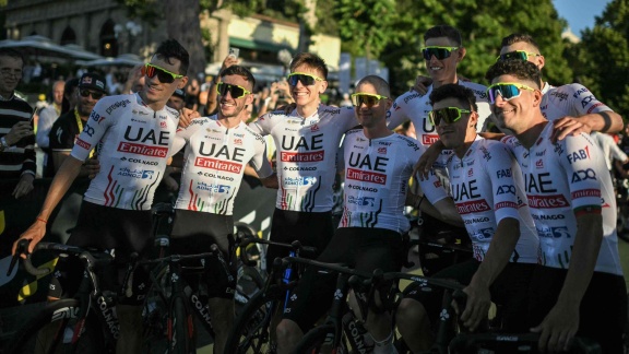 Sportschau Tour De France - Die Teampräsentation Von Uae Emirates
