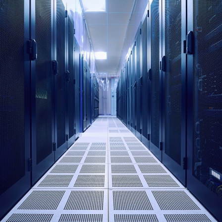 Leerer Innenraum eines Serverraums © picture alliance / Bildagentur-online | Terta Images-Erik Isakson