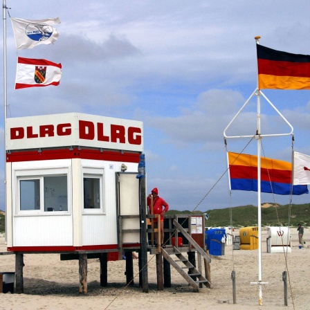 DLRG-Rettungsturm am Strand bei Norddorf auf Amrum