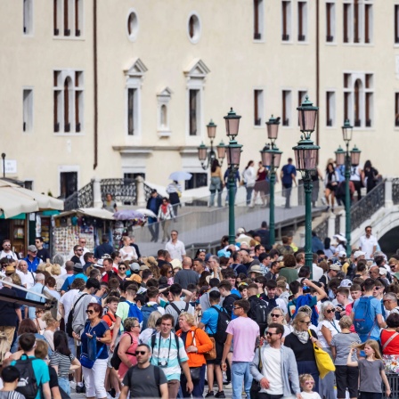 Overtourism in Venedig. Fünf Euro Eintritt zahlen Tagesbesucher seit 2024.