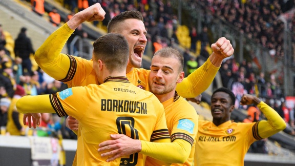 Sportschau - Dynamo Dresden Feiert Kantersieg Im Ostduell