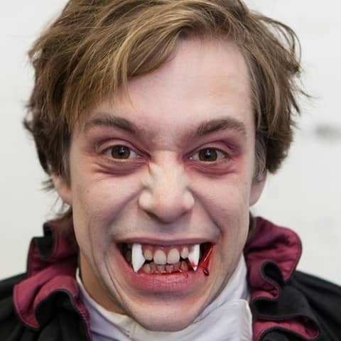 Checker Tobi als Vampir. | Bild: BR/megaherz gmbh/Hans-Florian Hopfner