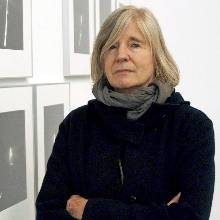 Ursula Schulz-Dornburg, vor einigen ihrer Werke aus den 1990ern im San Francisco Auditorium in Avila, Spanien, am 15.11.2008. 