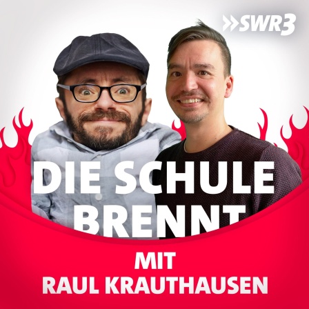 Raul Krauthausen und Bob Blume vor Flammen