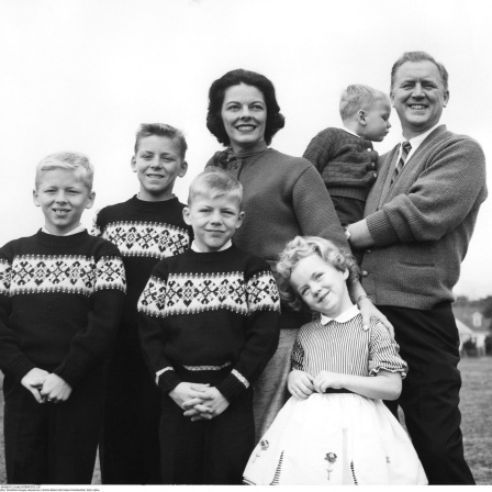 50er/60er Images, Menschen, Familie Eltern mit Kindern, altes Familienfoto
