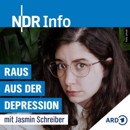 Die Schriftstellerin Jasmin Schreiber vor einer Zimmerpflanze.