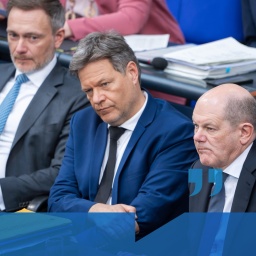 Finanzminister Lindner (links), Wirtschaftsminister Habeck (Mitte), Kanzler Scholz (rechts) | Bild: dpa/HR/BR
