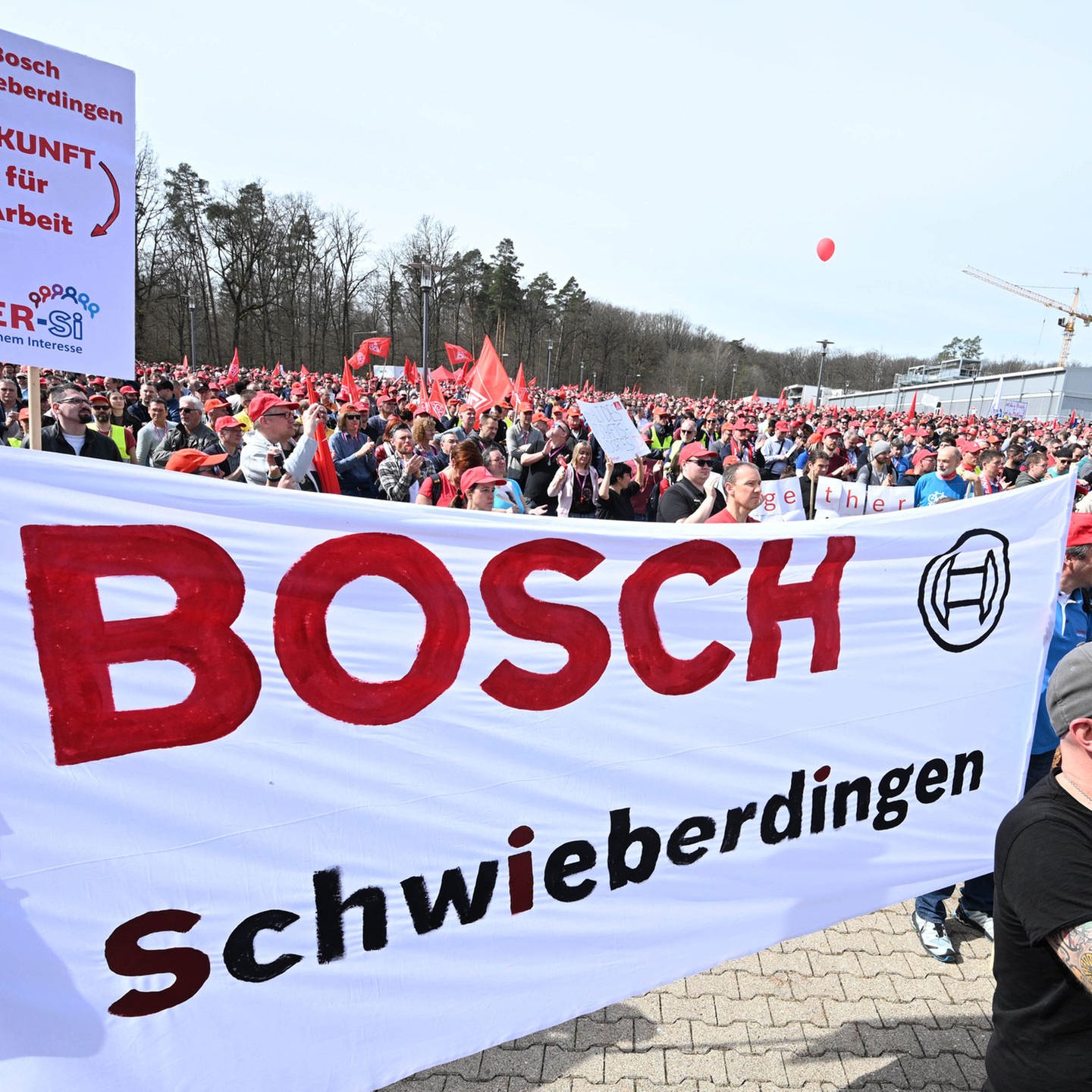 SWR Aktuell Wirtschaft · 25.000 Bosch-Beschäftigte Protestieren Gegen ...