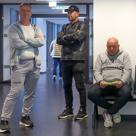 Wer keinen dauerhaften Aufenthaltstitel hat, muss immer wieder in der Behörde erscheinen.