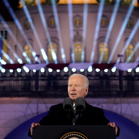 US-Präsident Biden bei einer Rede vor dem Warschauer Königsschloss in Polen. (AP Photo/ Evan Vucci)