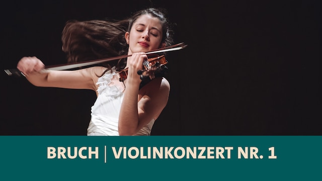 Teaserbild: Die Geigerin María Dueñas spielt das Violinkonzert Nr. 1 von Max Bruch mit dem NDR Elbphilharmonieorchester unter der Leitung von Dirigent Manfred Honeck.