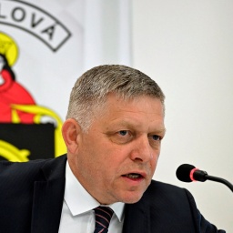 Robert Fico, Ministerpräsident der Slowakei, eröffnet eine Regierungssitzung. Der slowakische Regierungschef Fico ist nach einer Kabinettssitzung in der Stadt Handlova angeschossen und verletzt worden.