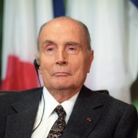 Präsident Francois Mitterrand (Frankreich) während der Deutsch-Französischen Konsultationen in Bonn