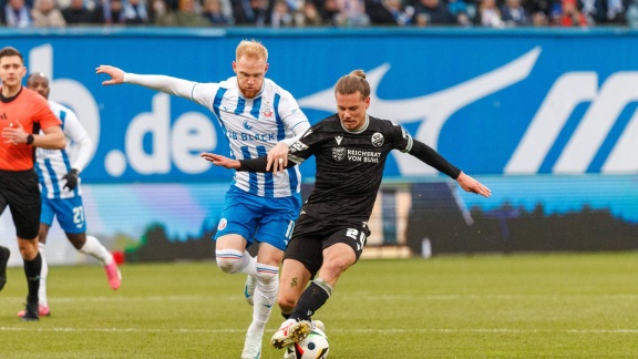 Sportschau Bundesliga - Rostock Setzt Sich Gegen Konkurrent Sandhausen Durch