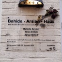 Gedenktafel am "Bahide-Arslan-Haus" in Mölln
