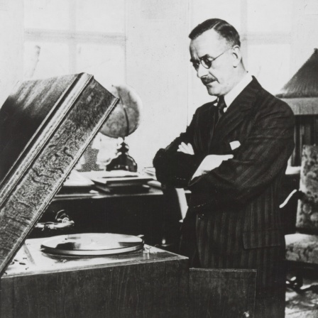"Viel Kuchen und fette Torte" - Thomas Mann wird auch schon 150