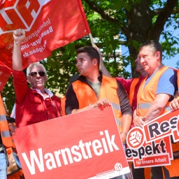  Beschäftigte des Bau-Gewerbes streiken in der Region Hannover