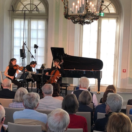 Trio E.T.A. und Katharina Eickhoff (Musikstunden-Rätsel live von den Schwetzinger SWR Festspielen)