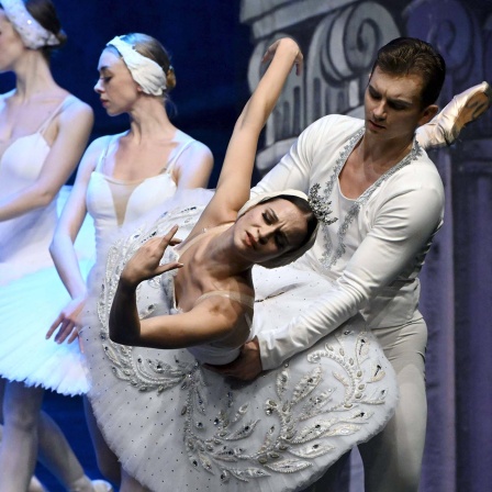 Kyiv Grand Ballet mit "Schwanensee" bei einer Aufführung in Helsinki November 2022_foto: IMAGO/Markku Ulander