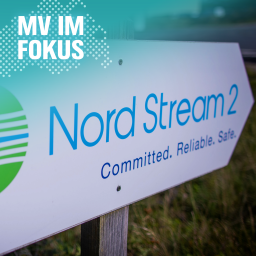 Auf einem Wegweiser steht der Name Nordstream2