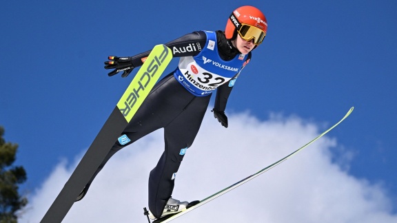 Sportschau - Skispringen In Hinzenbach: Teamevent (f) - Der 1. Durchgang In Voller Länge