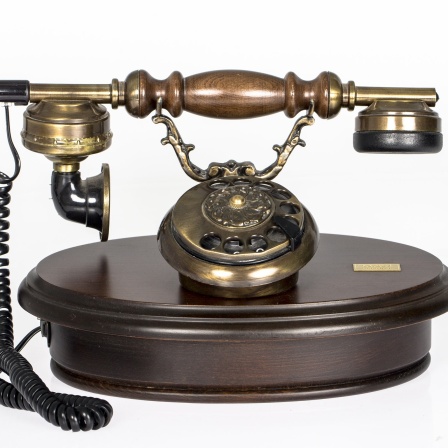 Ein antikes Telefon aus der Zeit von Alexander Graham Bell