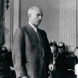Wilhelm Leuschner vor dem "Volksgerichtshof". Am 29.9.1944 wird das Todesurteil gegen ihn vollstreckt.