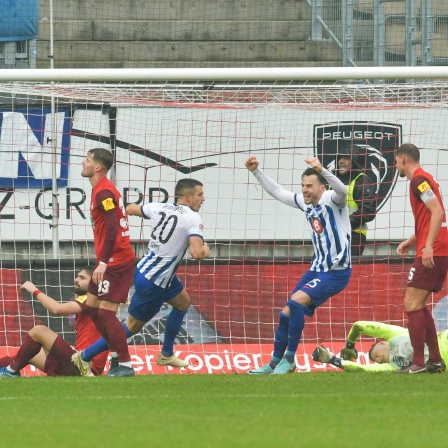 Marc-Oliver Kempf trifft für Hertha gegen Kaiserslautern