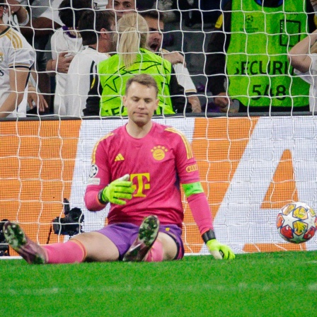 Manuel Neuer (Bayern Muenchen) enttäuscht nach der Niederlage gegen Real Madrid