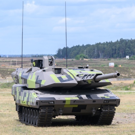 Ein Kampfpanzer Panther KF51 des Rüstungskonzerns Rheinmetall steht im Rheinmetall-Werk Unterlüß in Niedersachsen.