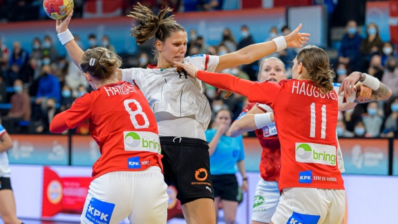 Sportschau - Dämpfer Für Deutschlands Handballerinnen - Chancenlos Gegen Dänemark