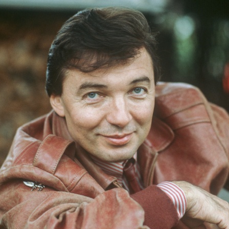 Porträtaufnahme von Karel Gott 1983.