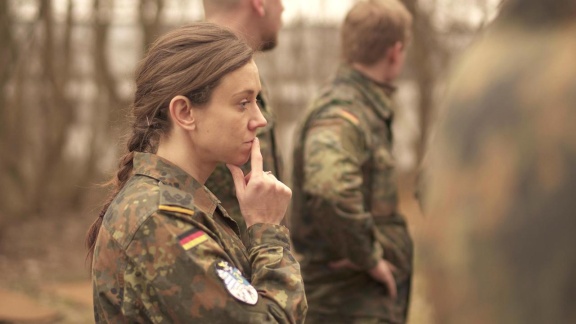 Echtes Leben - Frau Major Und Ihre Soldaten Zum Krieg In Europa