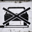 Durchgestrichenes Auto-Symbol auf einem Schild, Symbolfoto für die Abschaffung von Autos mit Verbrennermotor
