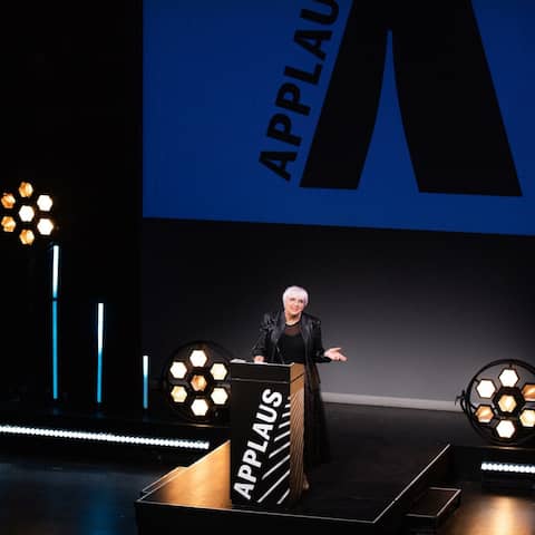 Kulturstaatsministerin Claudia Roth bei den "Applaus-Awards”